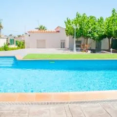 Anell - Xeckin Holidays