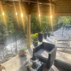 Riverside 2 Bedroom Townhouse with Car Charger