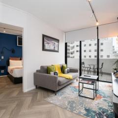 Flamingo 101 - One Bedroom Sea Point Apartment with daily housekeeping