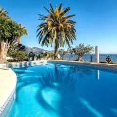 Stunning 2 bed penthouse in Tuhillo, Parador area