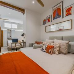 3min Walk - Retiro & Atocha - Luxury District and Desk