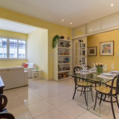 Conforto a 4 minutos da Praia do Leblon - AP801