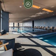 Luxury 2 BR Condo - Amazing City View - Pool - Gym