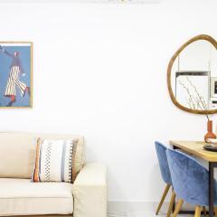 Apartment Pink Azure - Warm & Bright