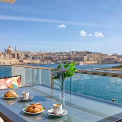 The Golden Mile Luxury Seafront Apartment in Sliema
