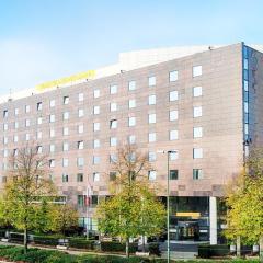 voco Dusseldorf Seestern by IHG