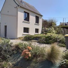 Jolie petite maison à 7 min à pied de la plage pour 6 pers