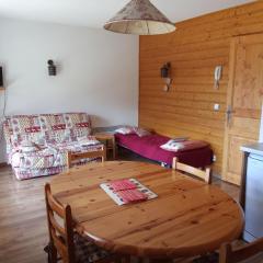 Studio cabine cosy, balcon & parking, 05250 La Joue du Loup - FR-1-504-256