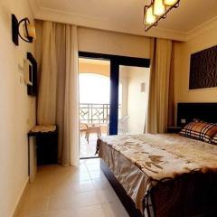 Cozy and spacious apartment for family , view sea