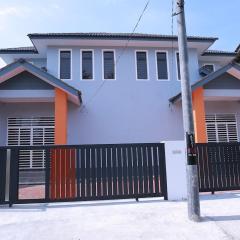 Green Dream Homestay 2&3 KB Town 6 Aircond Rooms with Wifi & Netflix