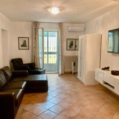 Central apartment in villa, garden and Netflix