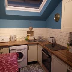 Cosy central 1 bedroom apartment, free parking
