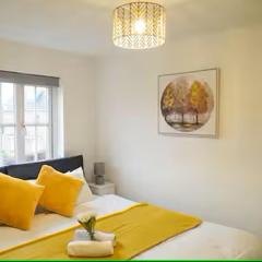 Elegant 5 Bedrooms, Sleeps 10, Free Parking, Near NEC and Airport, Contractors