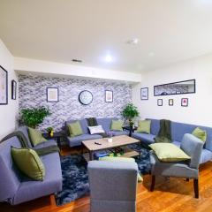 Spacious Apt near NYC 6BR Family-Friendly & Modern Amenities