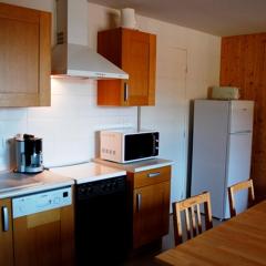 Appartement 3 Chambres au Cœur de Super Besse, Parking Privé - FR-1-814-99
