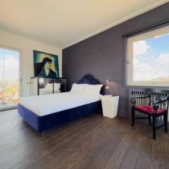 Chasing the Stars Spanish Steps Boutique Suite