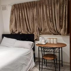 Superb Double room in a house - Damight Homes