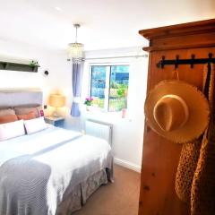 Cozy Cotswold getaway near Burford