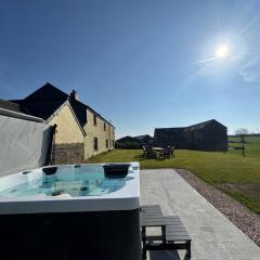 Combined Let for Farmhouse and Two Barns