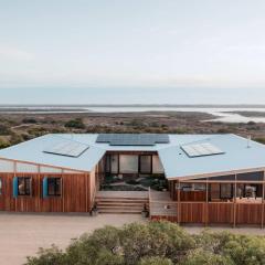 Waterfront Luxury Villa- Private, Nature, Island