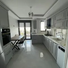 Deniz ve Şehir Manzaralı Lüks Kiralık Daireler