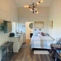 Beautiful Lakeview BnB Granny Flat in Gated Community Close to Mangawhai Beaches and Forest Walks