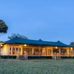 The African Kongoni Serengeti Camp