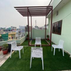 2 BHK Apartment 3 Beds PrivateFloor& Huge Balcony