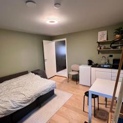 Modern 1-room apartment - right by the Arctic Cathedral and Fjellheisen