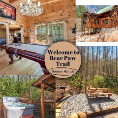 Gorgeous Cabin with Fireplace and Hot-tub in Sevierville, Tennessee