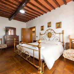 Tipica casa nelle Crete Senesi