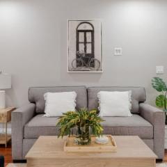 Studio 3 Min to Downtown Beaches Freeways Airport