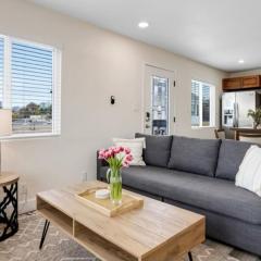 Bridge Pool Spa Min to Downtown Freeways Beaches