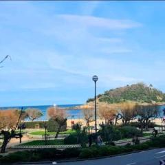 Habitaciones privadas en piso frente a playa Ondarreta, baño compartido