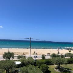 Golden Beach Seafront Apartment