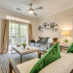 10 Mi to Disney World Modern Condo with Resort Pool