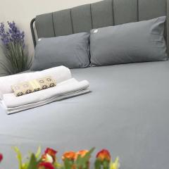 UNISTAY Shore 3 Pool View w Balcony near MOA