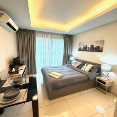 Water Park Condo - 205 Comfortable studio in a great location near the sea