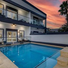 Immaculate Townhouse w Pool & Balcony South Padre