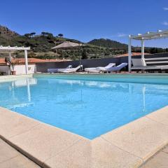 Attico con piscina pivata a Porto Azzurro