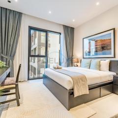 Near Circle Mall and steps from the park, Hyati Avenue, JVC by Deluxe Holiday Homes