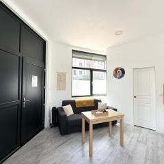 Le Francis, petit studio proche métro A