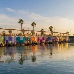 Boat Haus - Casas Flotantes frente a Gibraltar