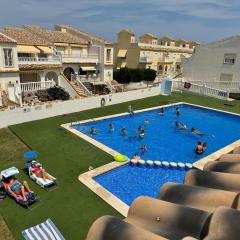 Tu Lugar Bajo el Sol, Vista al mar y piscina