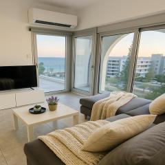 White Sea View Apartment