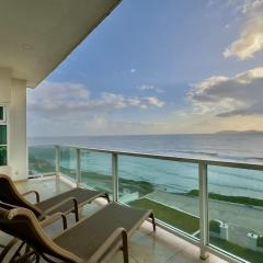 Oceanfront Villa 4BR 4 BA Real Mediterraneo