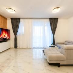 Modern Cityscape 2-Bedroom Terrace apartment