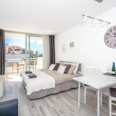 Modern Ponderosa, Las Americas