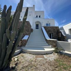 Myconian Villa -7 min Chora - center - 130sqm - 4people - 2 rooms - Secured Free Parking,- Elenas Hospitality -