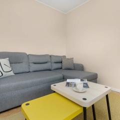 Family Apartment with 3 Bedrooms and Balcony by Noclegi Renters